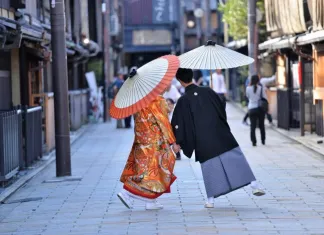 10 TRADICIONES ÚNICAS QUE ATRAEN A LOS VISITANTES A JAPÓN